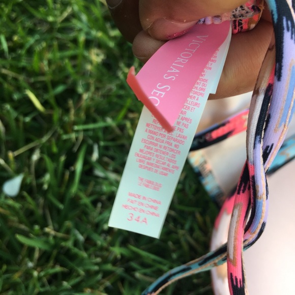 PRICEDROP Sexycute 👄👙Victoria secret bikini swim - Picture 9 of 9